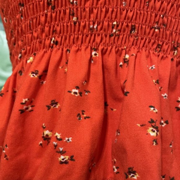 URBAN OUTFITTERS sleeveless smocked cropped ditsy top in ORANGE FLORAL sz S-VGUC - Picture 4 of 9